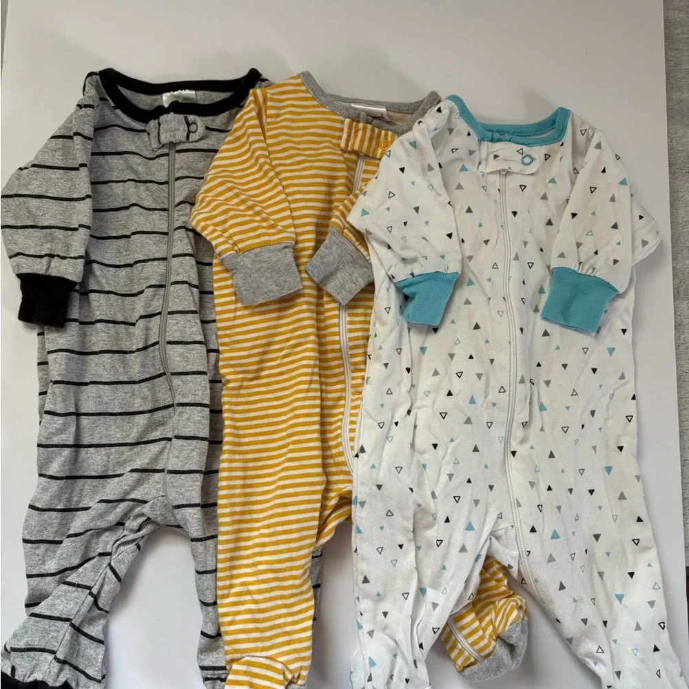 Cozy Kids Footies Set in Gray, Yellow, and White